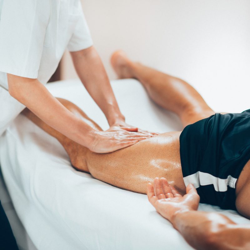 Massagem desportiva às pernas